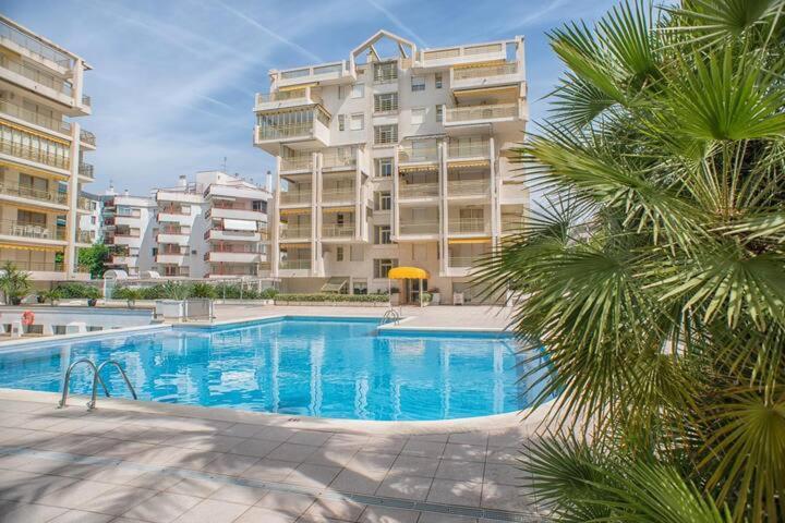 Salou Novelty Primera Linea De Mar Екстериор снимка
